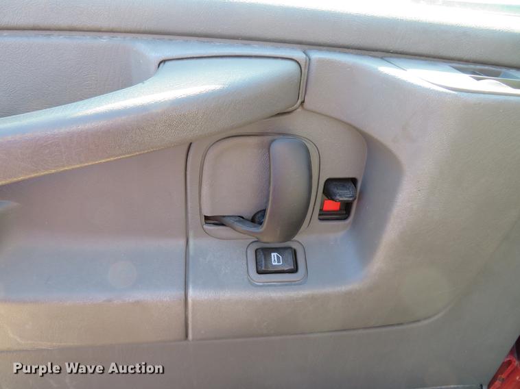 image for item DG3924 2011 Chevrolet Express G4500 cab and chassis