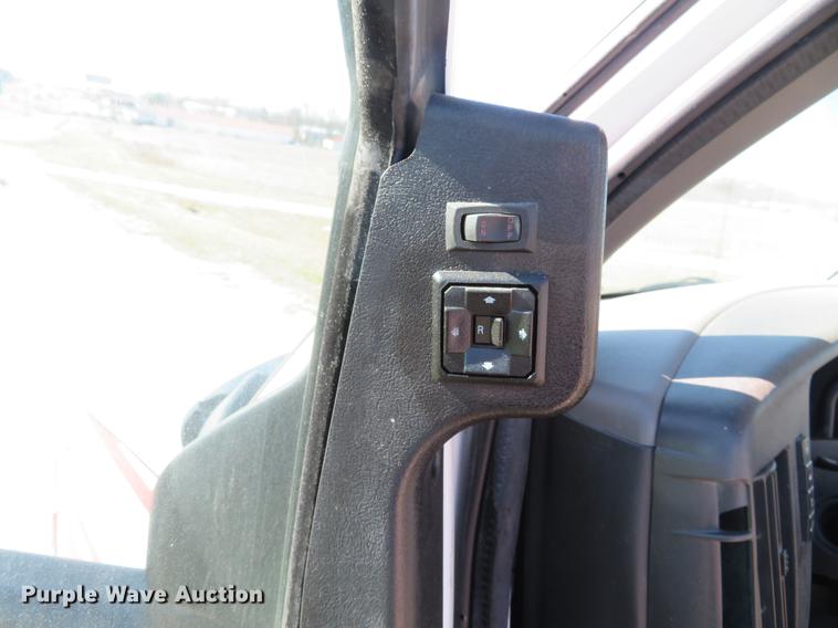 image for item DG3924 2011 Chevrolet Express G4500 cab and chassis