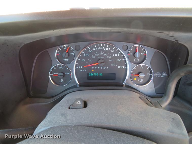 image for item DG3924 2011 Chevrolet Express G4500 cab and chassis