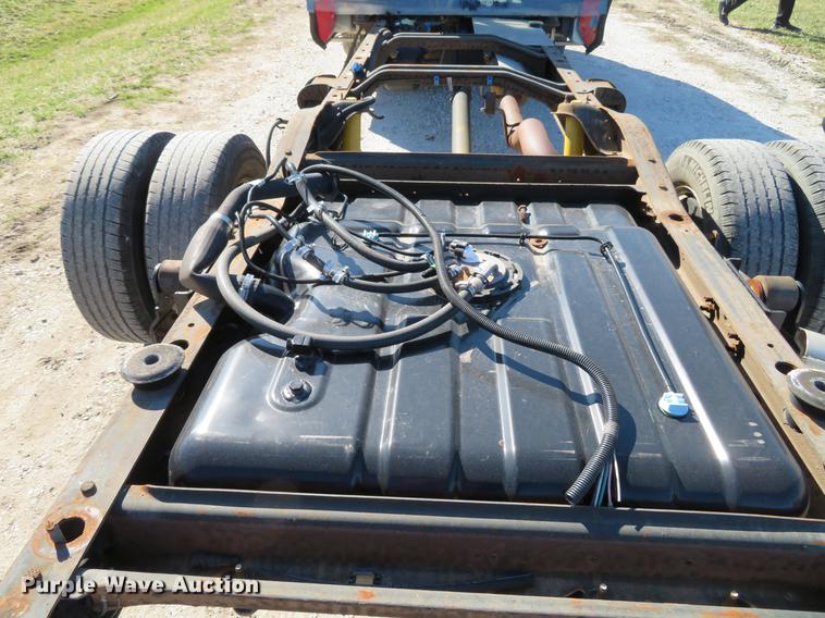 image for item DG3924 2011 Chevrolet Express G4500 cab and chassis