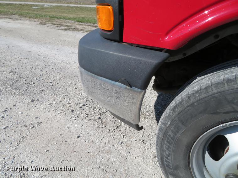 image for item DG3924 2011 Chevrolet Express G4500 cab and chassis