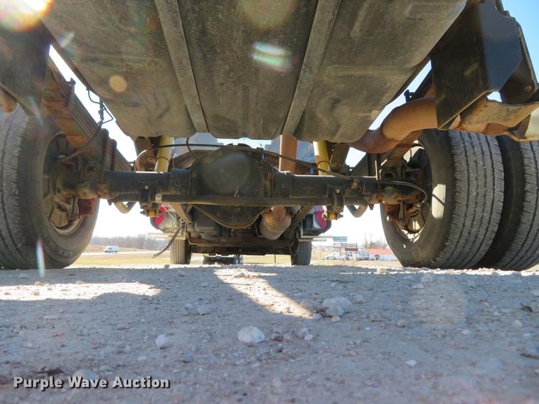 image for item DG3924 2011 Chevrolet Express G4500 cab and chassis