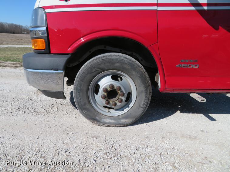 image for item DG3924 2011 Chevrolet Express G4500 cab and chassis
