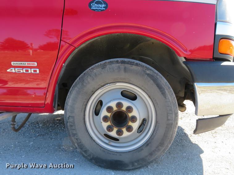 image for item DG3924 2011 Chevrolet Express G4500 cab and chassis