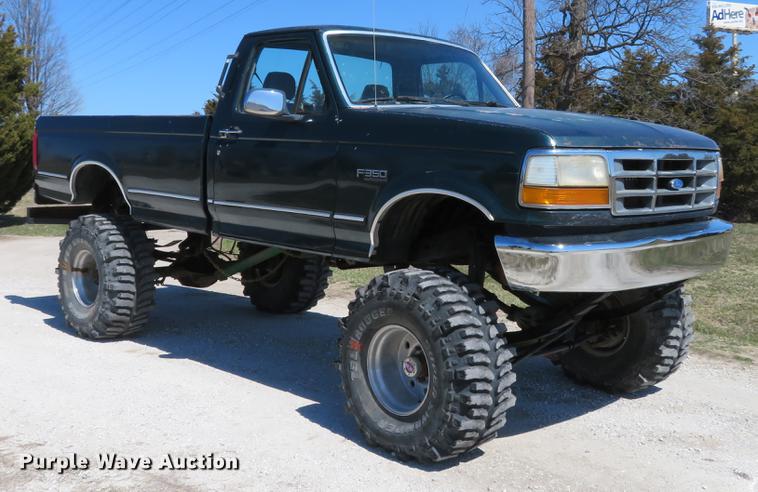 image for item DG3928 1994 Ford F350 XLT pickup truck