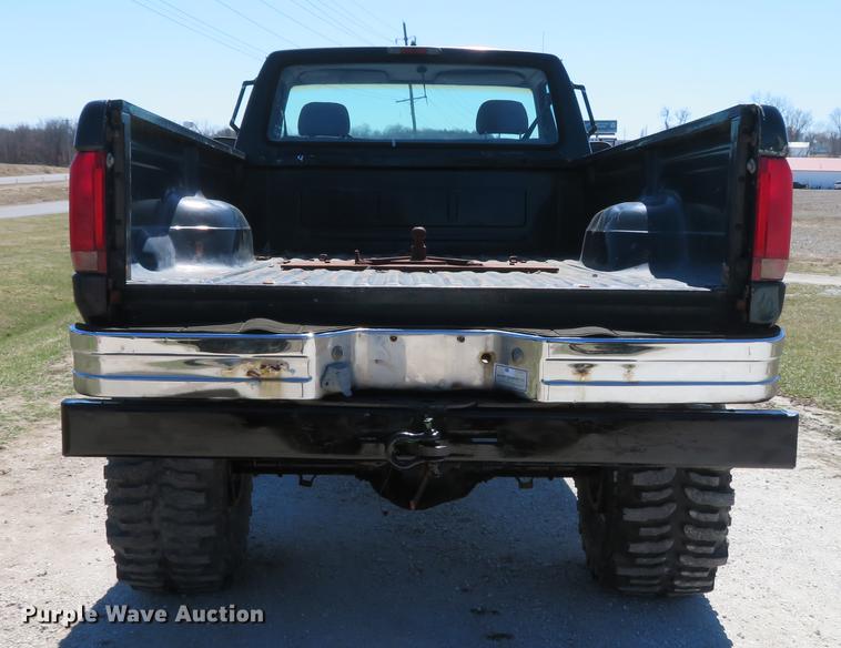 image for item DG3928 1994 Ford F350 XLT pickup truck