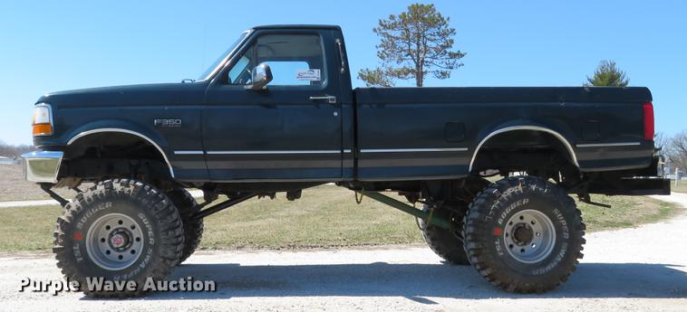image for item DG3928 1994 Ford F350 XLT pickup truck