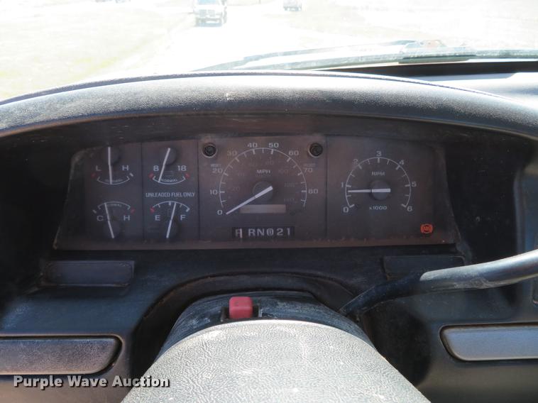 image for item DG3928 1994 Ford F350 XLT pickup truck