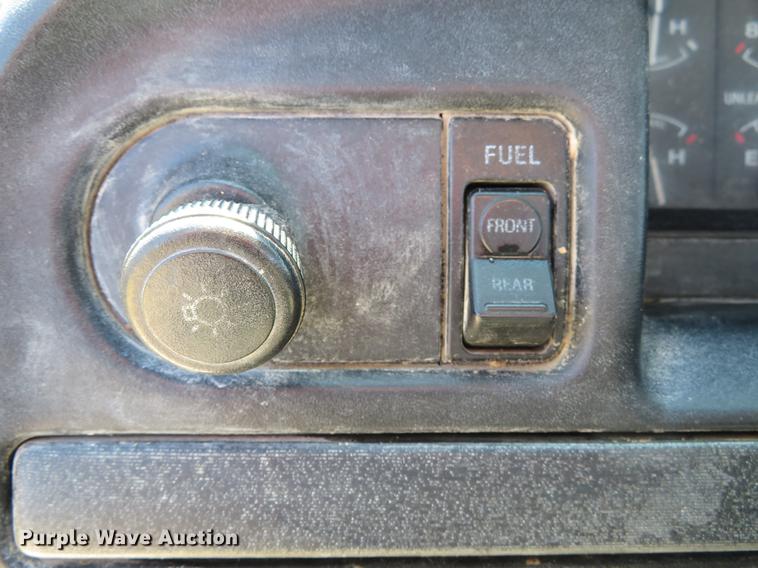 image for item DG3928 1994 Ford F350 XLT pickup truck