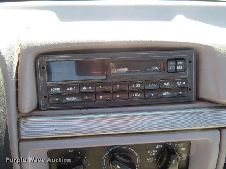 image for item DG3928 1994 Ford F350 XLT pickup truck