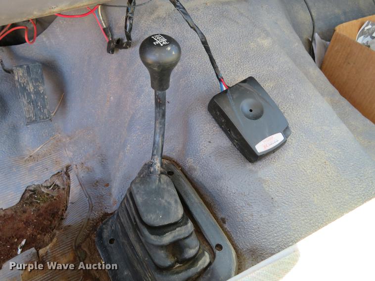 image for item DG3928 1994 Ford F350 XLT pickup truck