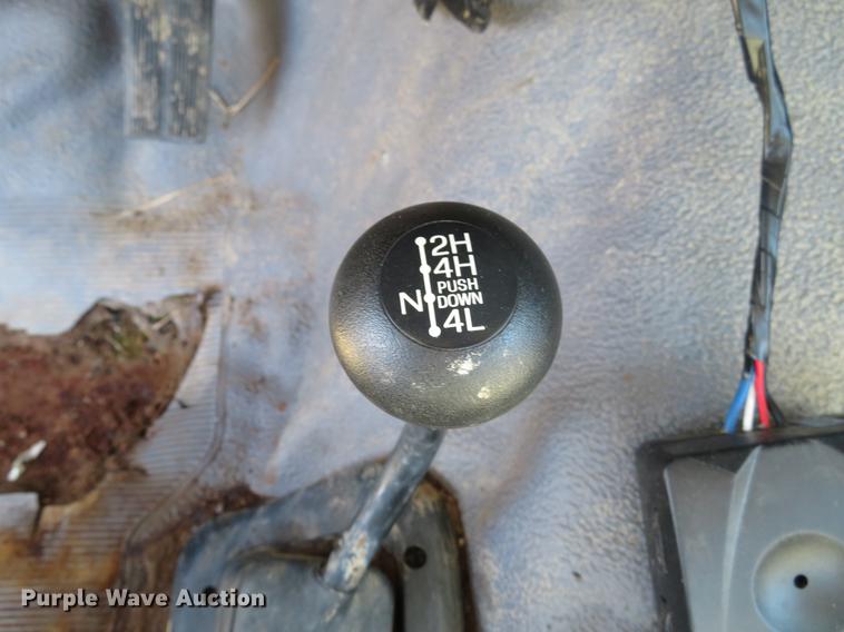 image for item DG3928 1994 Ford F350 XLT pickup truck