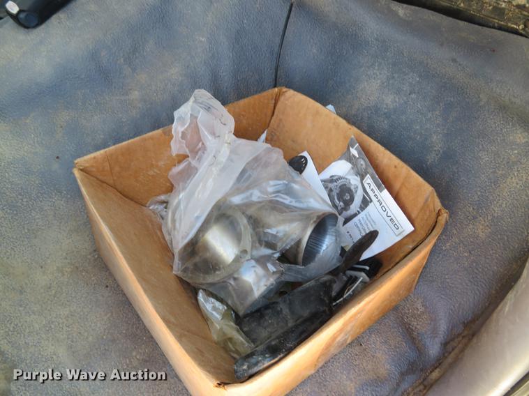 image for item DG3928 1994 Ford F350 XLT pickup truck