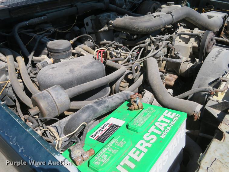 image for item DG3928 1994 Ford F350 XLT pickup truck