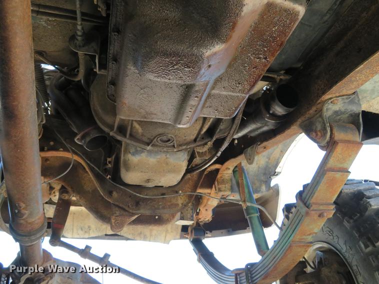 image for item DG3928 1994 Ford F350 XLT pickup truck