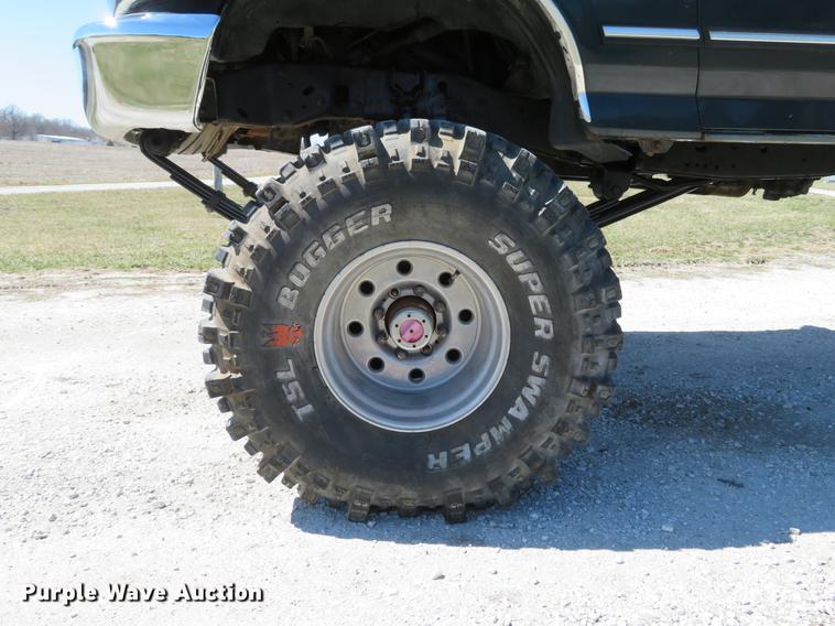 image for item DG3928 1994 Ford F350 XLT pickup truck