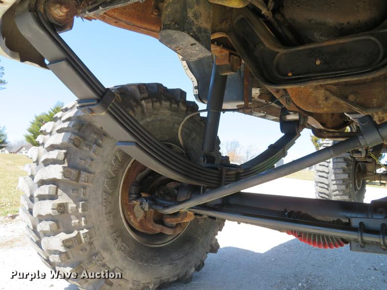 image for item DG3928 1994 Ford F350 XLT pickup truck