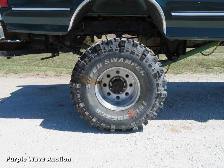 image for item DG3928 1994 Ford F350 XLT pickup truck