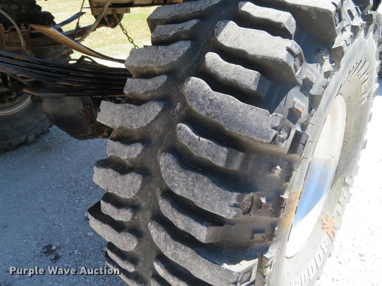 image for item DG3928 1994 Ford F350 XLT pickup truck