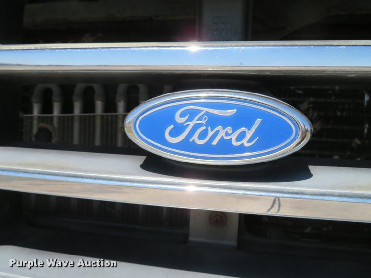 image for item DG3928 1994 Ford F350 XLT pickup truck