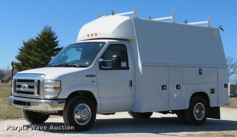 image for item DG3930 2015 Ford E350 Super Duty utility van