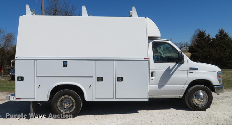 image for item DG3930 2015 Ford E350 Super Duty utility van