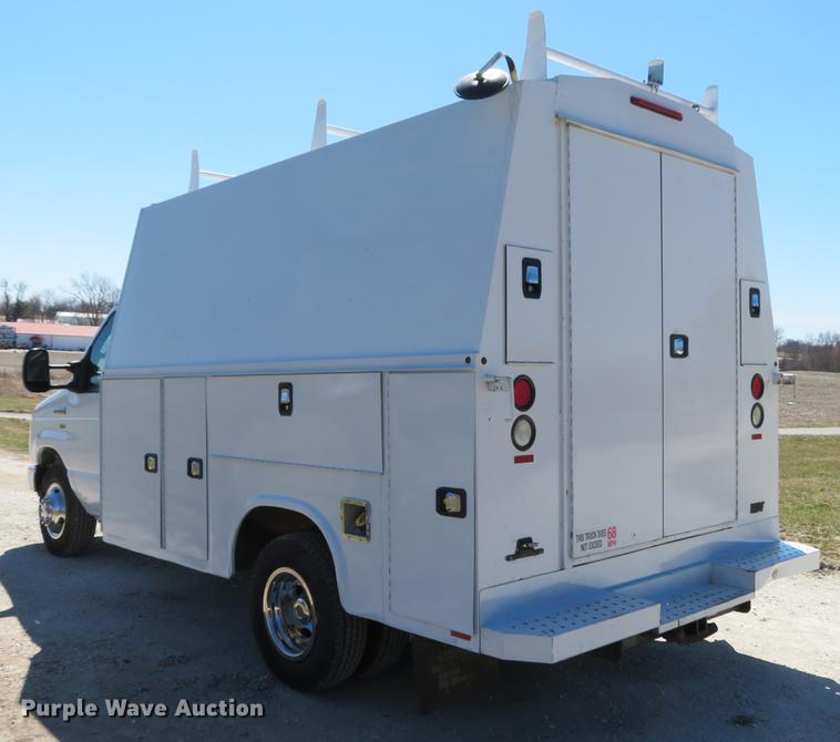 image for item DG3930 2015 Ford E350 Super Duty utility van