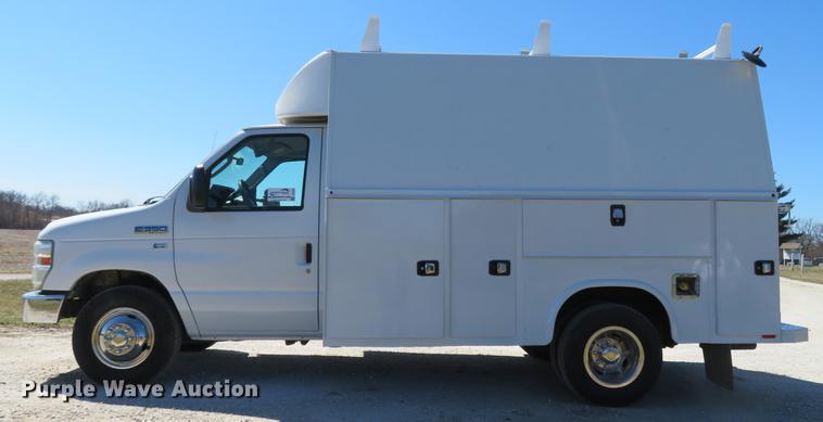 image for item DG3930 2015 Ford E350 Super Duty utility van