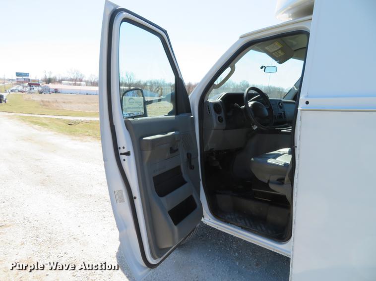 image for item DG3930 2015 Ford E350 Super Duty utility van