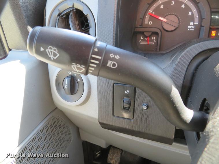 image for item DG3930 2015 Ford E350 Super Duty utility van