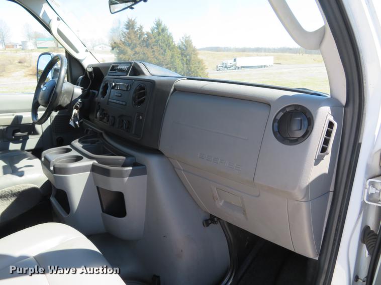 image for item DG3930 2015 Ford E350 Super Duty utility van