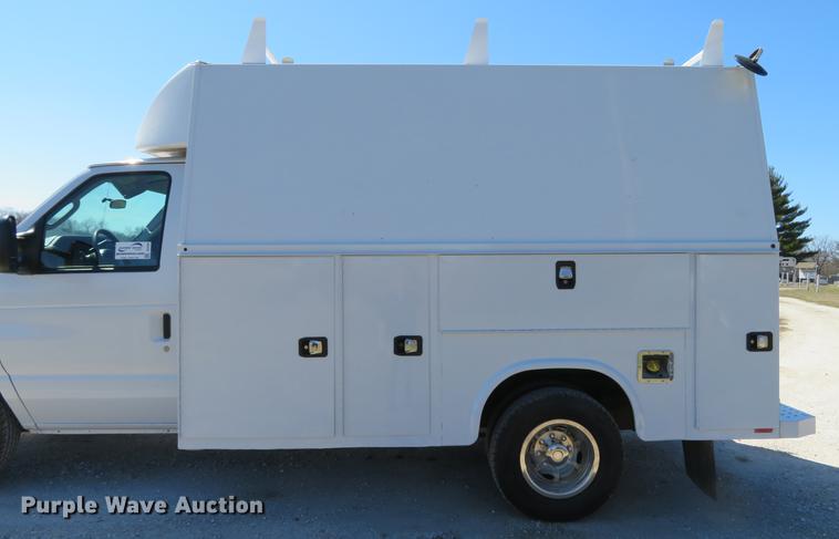 image for item DG3930 2015 Ford E350 Super Duty utility van