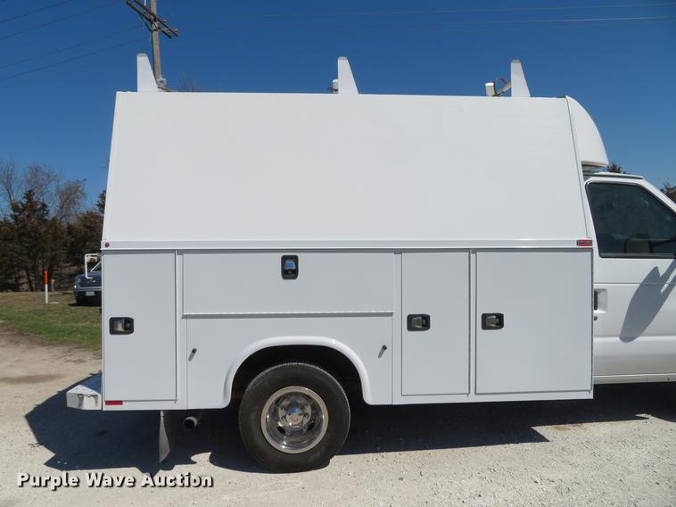 image for item DG3930 2015 Ford E350 Super Duty utility van