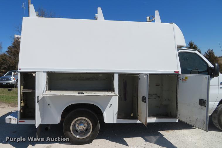 image for item DG3930 2015 Ford E350 Super Duty utility van