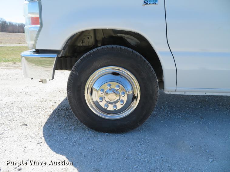 image for item DG3930 2015 Ford E350 Super Duty utility van