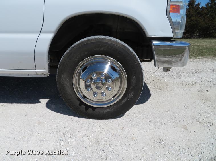 image for item DG3930 2015 Ford E350 Super Duty utility van