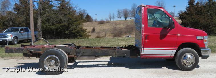 image for item DG3931 2008 Ford E450 cab and chassis