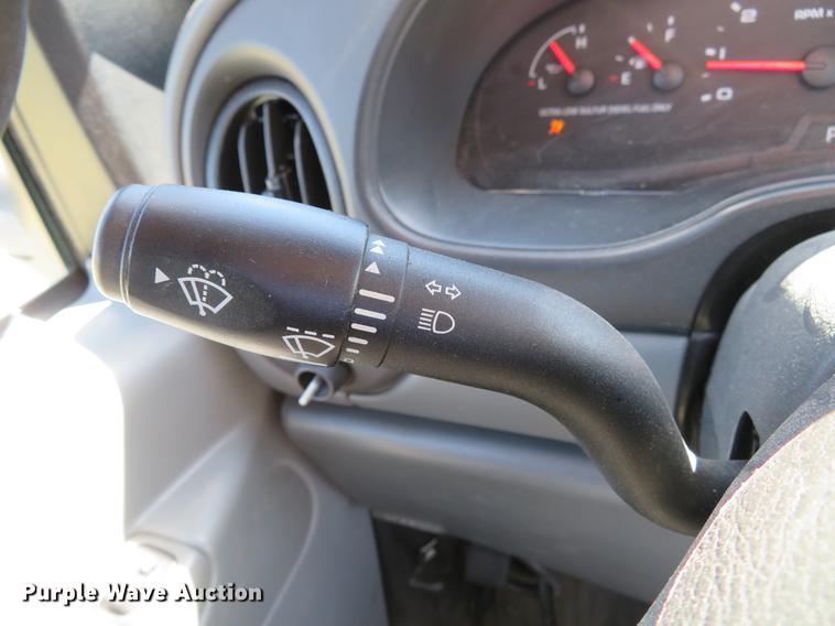 image for item DG3931 2008 Ford E450 cab and chassis