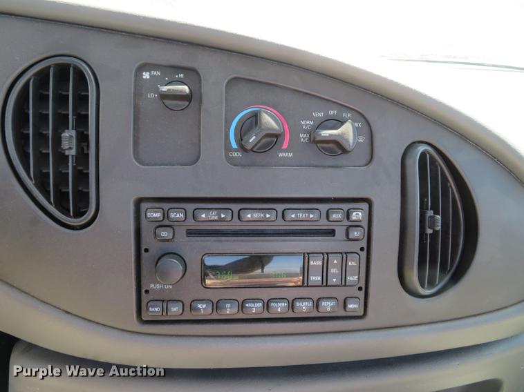 image for item DG3931 2008 Ford E450 cab and chassis