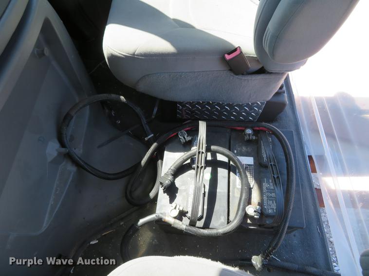 image for item DG3931 2008 Ford E450 cab and chassis