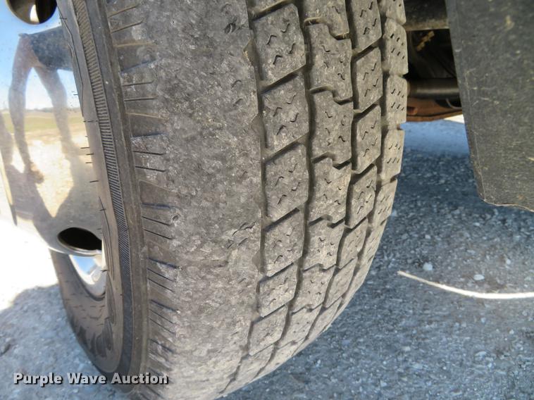 image for item DG3931 2008 Ford E450 cab and chassis