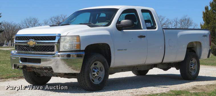 image for item DG3932 2011 Chevrolet Silverado 2500HD Ext. Cab pickup truck