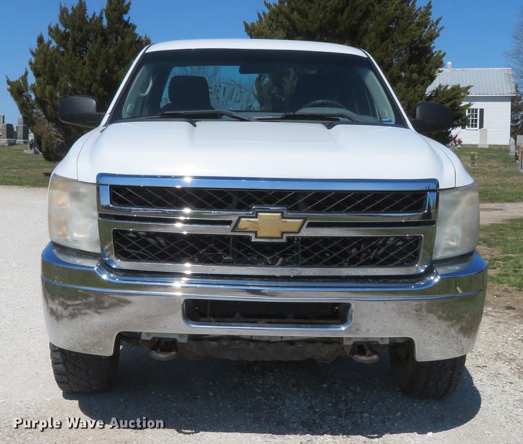 image for item DG3932 2011 Chevrolet Silverado 2500HD Ext. Cab pickup truck