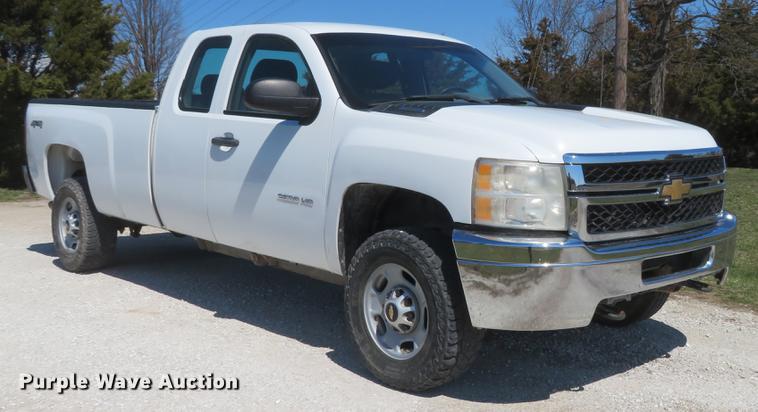image for item DG3932 2011 Chevrolet Silverado 2500HD Ext. Cab pickup truck