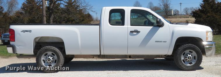 image for item DG3932 2011 Chevrolet Silverado 2500HD Ext. Cab pickup truck