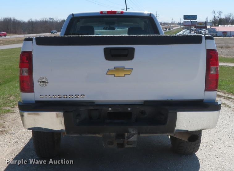 image for item DG3932 2011 Chevrolet Silverado 2500HD Ext. Cab pickup truck