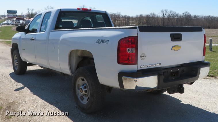 image for item DG3932 2011 Chevrolet Silverado 2500HD Ext. Cab pickup truck