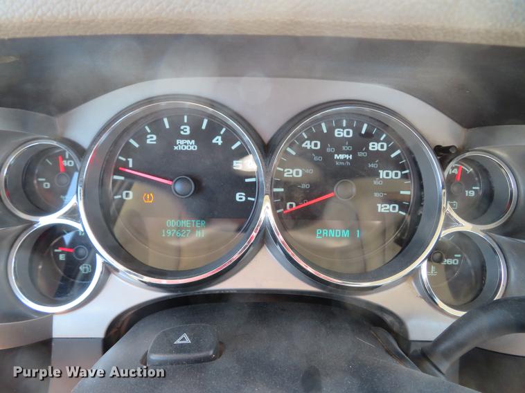 image for item DG3932 2011 Chevrolet Silverado 2500HD Ext. Cab pickup truck