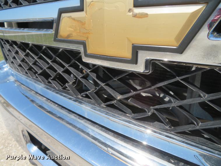 image for item DG3932 2011 Chevrolet Silverado 2500HD Ext. Cab pickup truck
