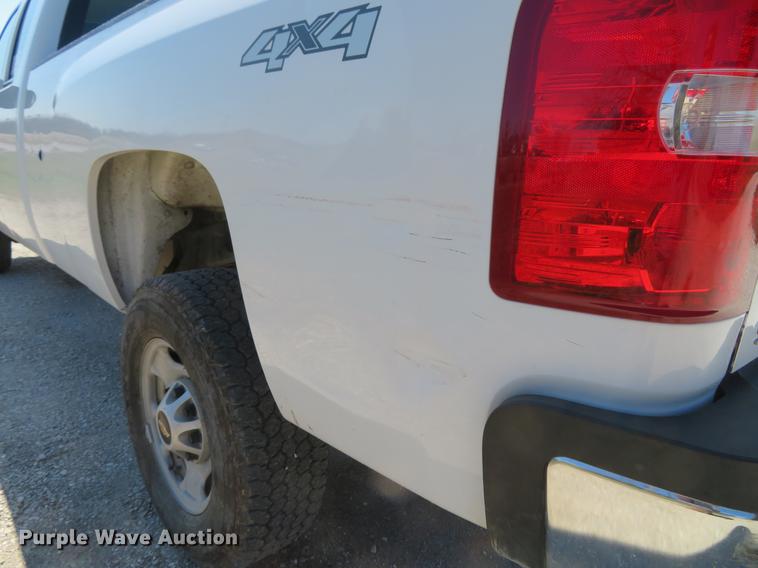 image for item DG3932 2011 Chevrolet Silverado 2500HD Ext. Cab pickup truck